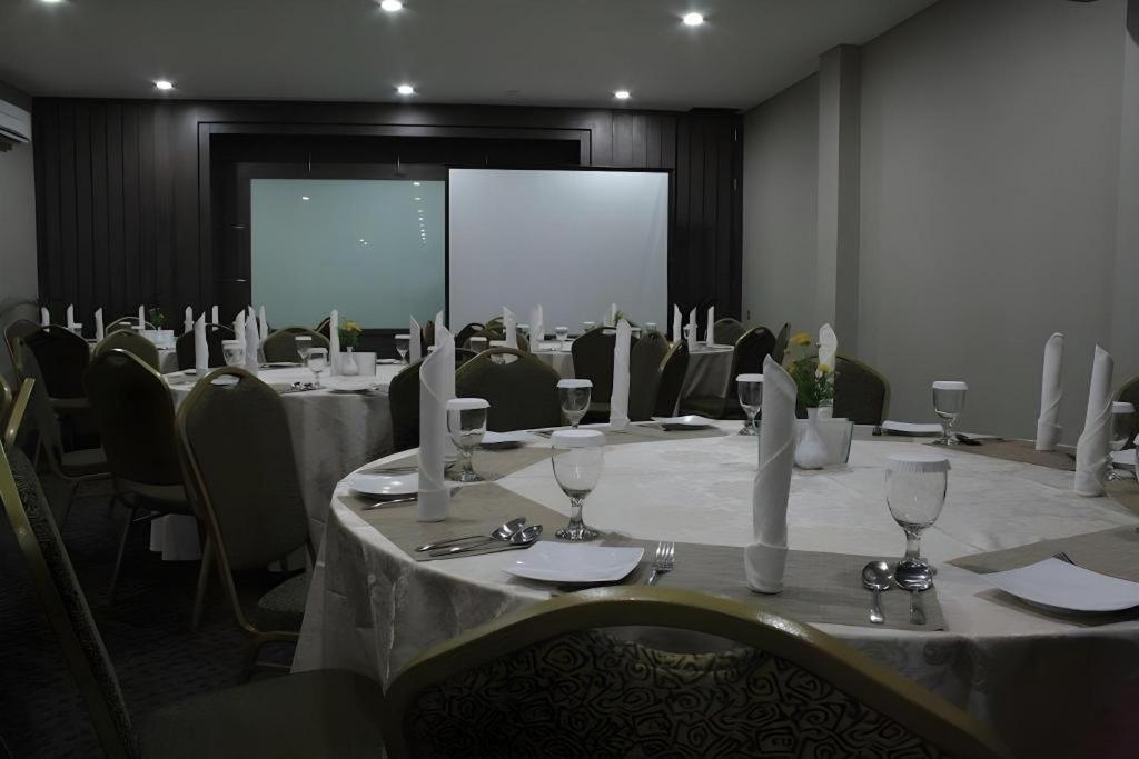 Hotel Hw Padang (Sumatra)